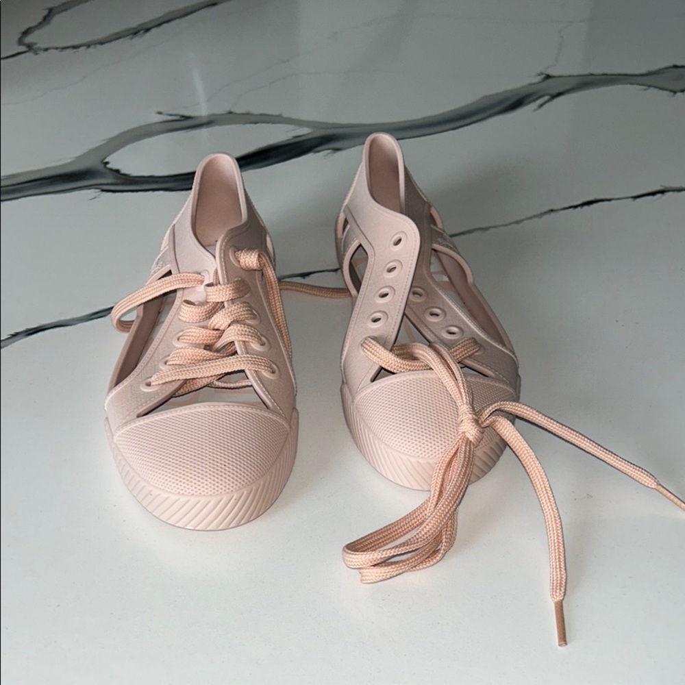 Women's Cream Casual Sneakers
